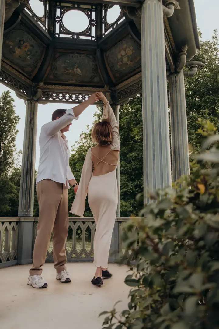 Couple Photoshoot in Paris